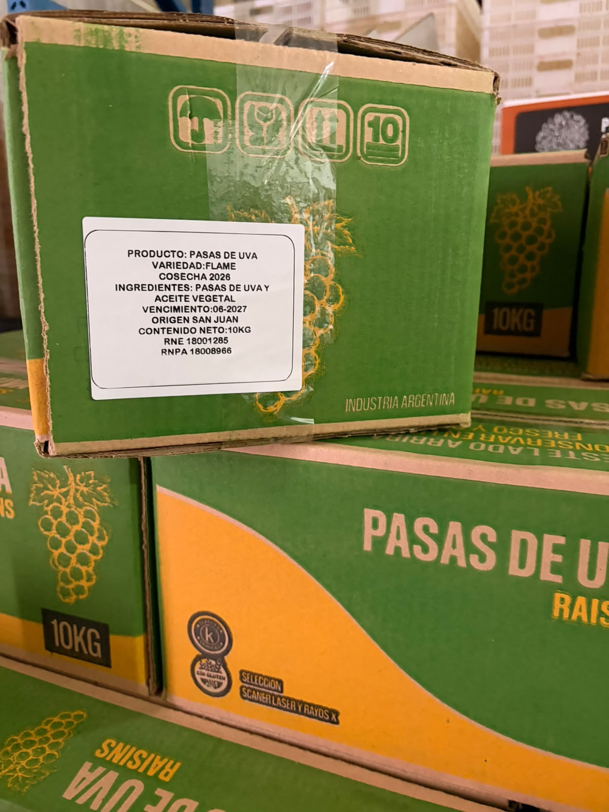 Rótulo de la caja con variedad, cosecha, RNE y RNPA